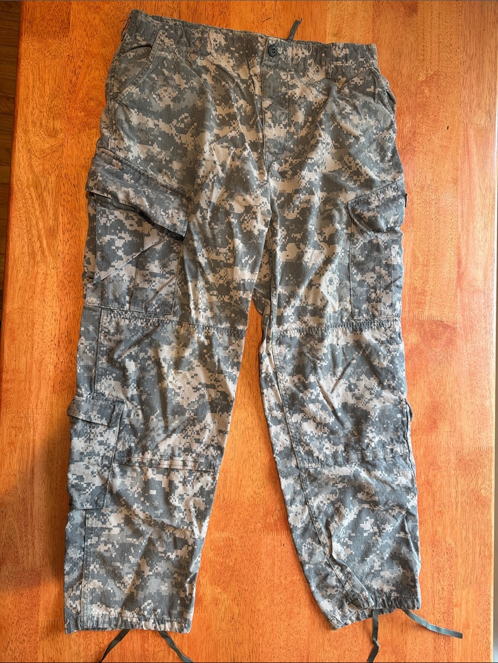 Digital Camo Cargo Pants - ACU Army Issue Large Regular Combat Uniform Trousers
